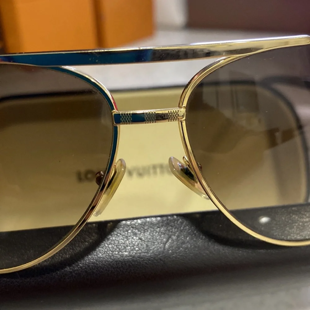 Louis Vuitton Aviator sunglasses - Picture 3 of 16